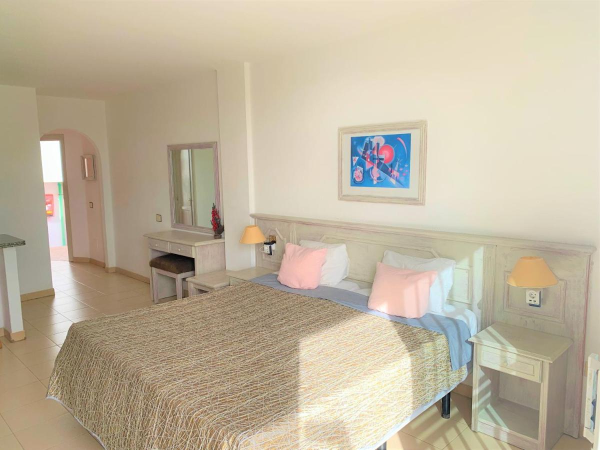 Ocean Breeze And Seaview Resort 아데제 외부 사진